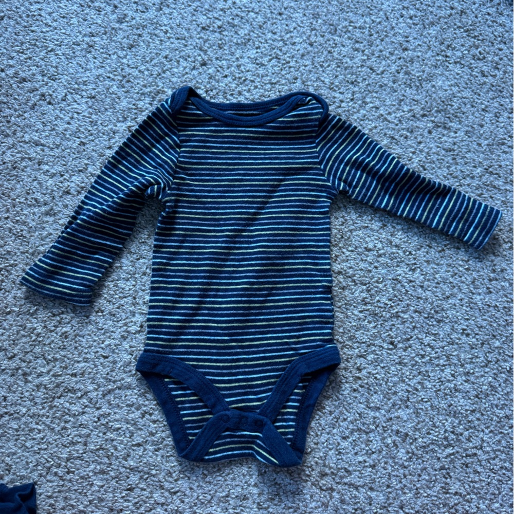 🔥5/$4🔥 6-9m onesie